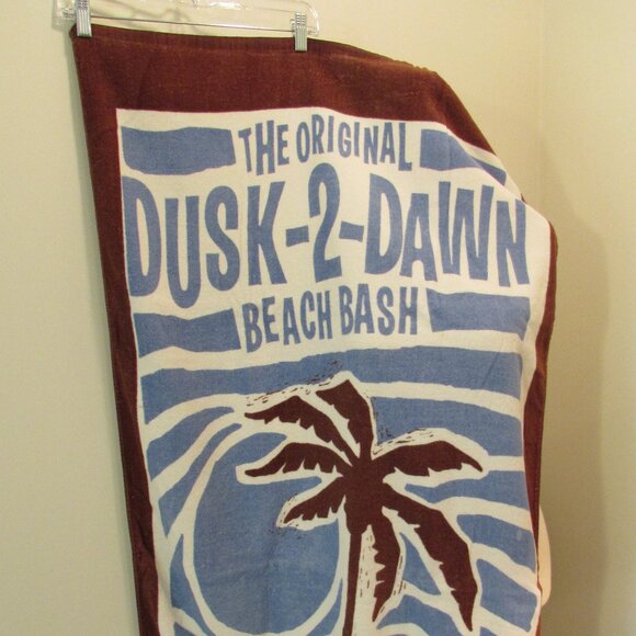 American Eagle "Dusk to Dawn" Beach Bash Towel 59"x28.5" - Picture 3 of 13